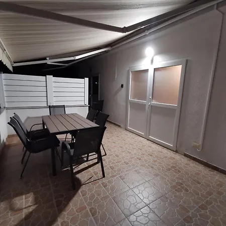 Andrea With Pool And Seaview 아파트