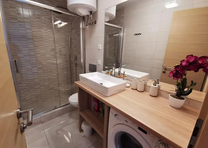 Andrea With Pool And Seaview *