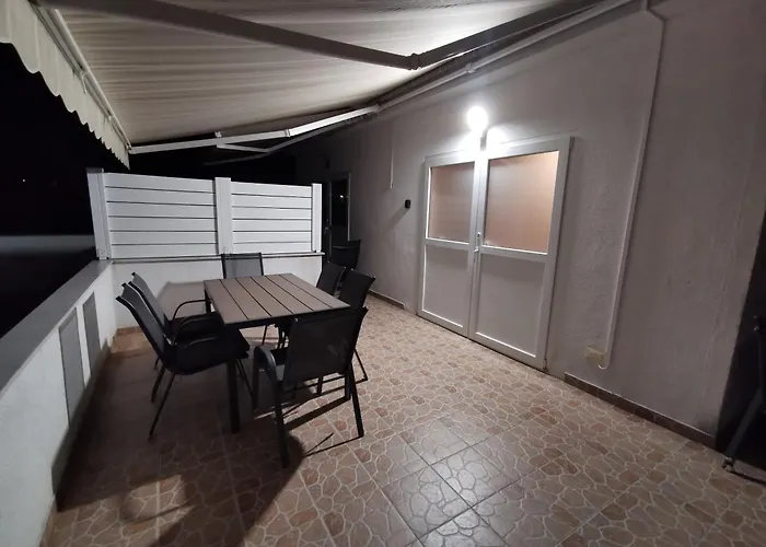 Andrea With Pool And Seaview Apartament